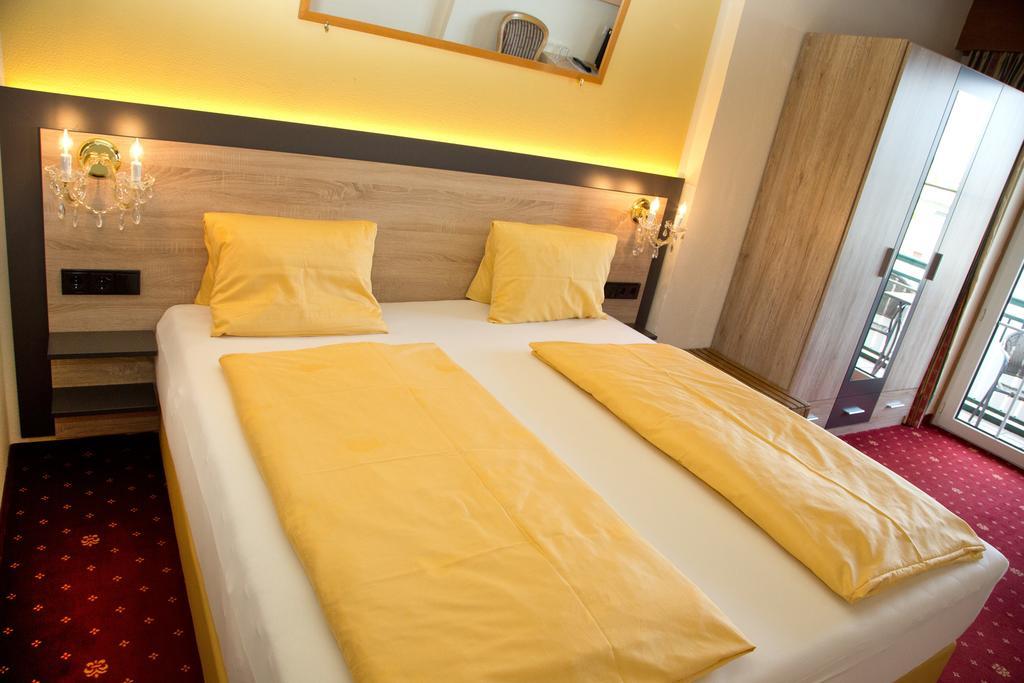Villa Desiree - Hotel Garni - Adults Only Villach Esterno foto