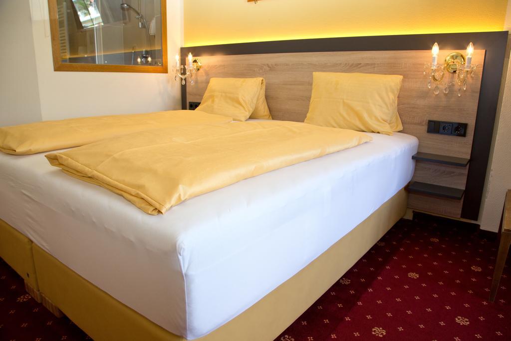 Villa Desiree - Hotel Garni - Adults Only Villach Esterno foto