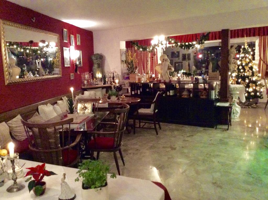 Villa Desiree - Hotel Garni - Adults Only Villach Esterno foto