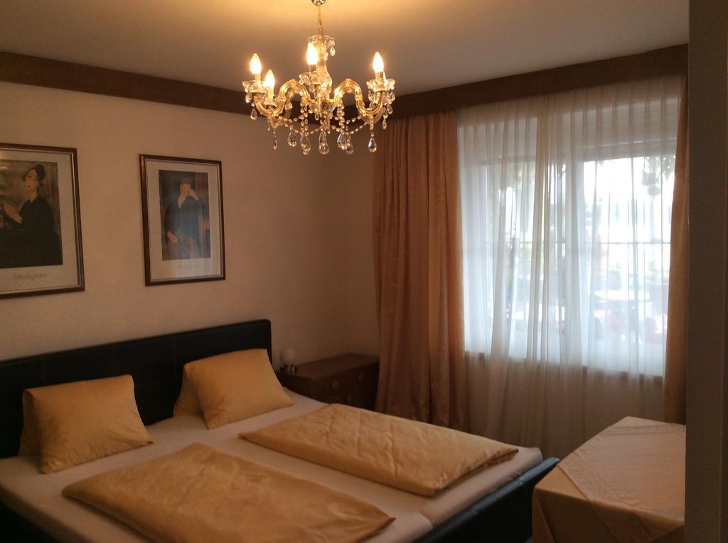 Villa Desiree - Hotel Garni - Adults Only Villach Esterno foto